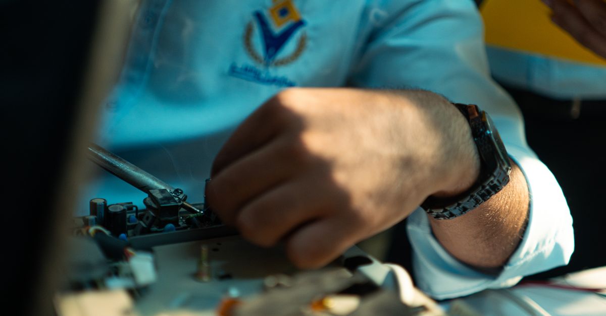 key maker professional — Oliver Locksmith