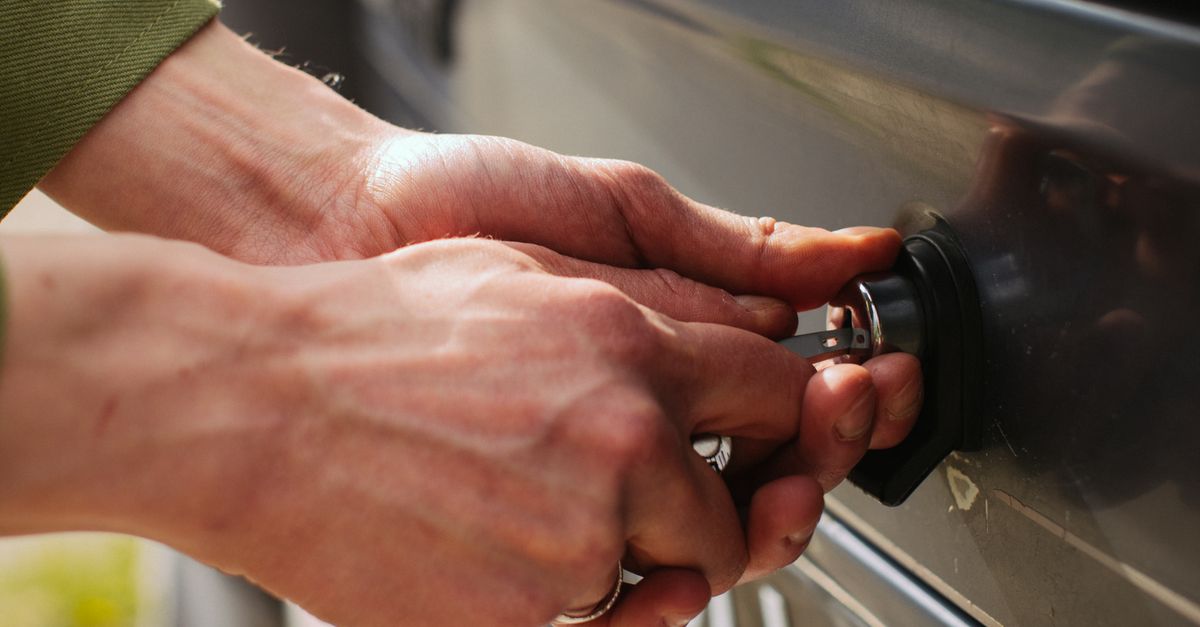 key maker professional — Oliver Locksmith