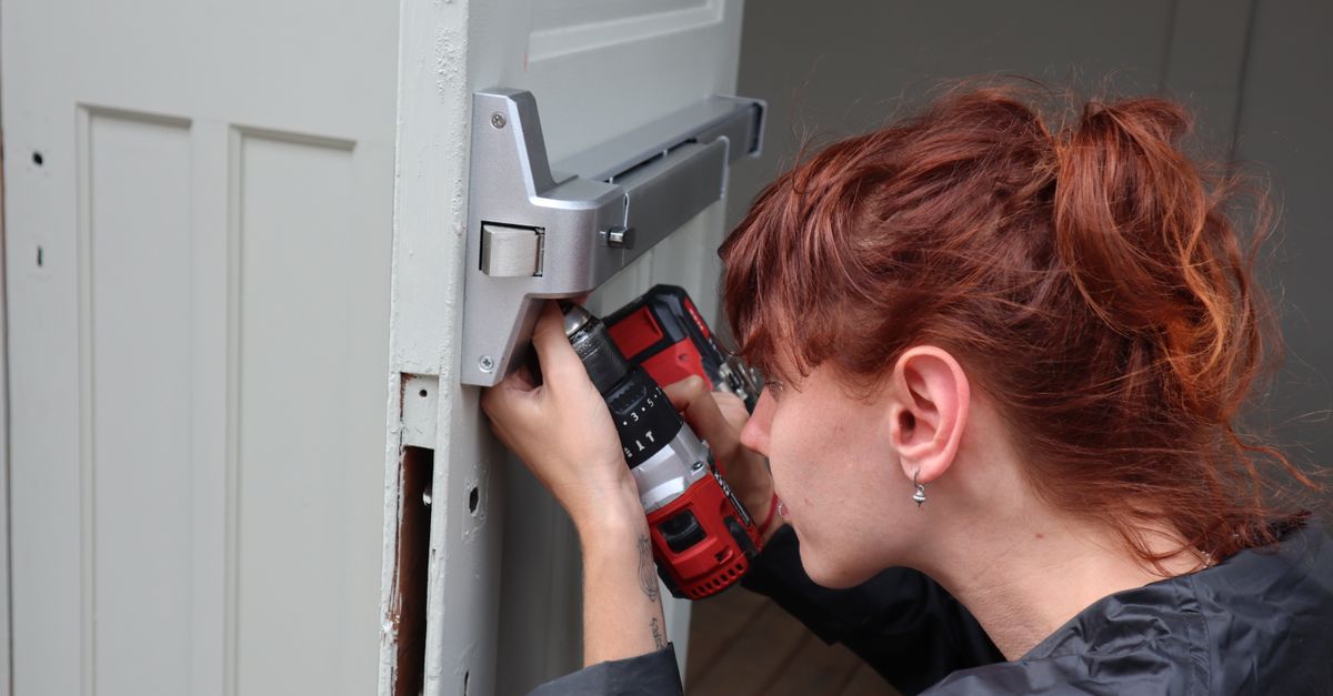 locksmith service technician — Oliver Locksmith