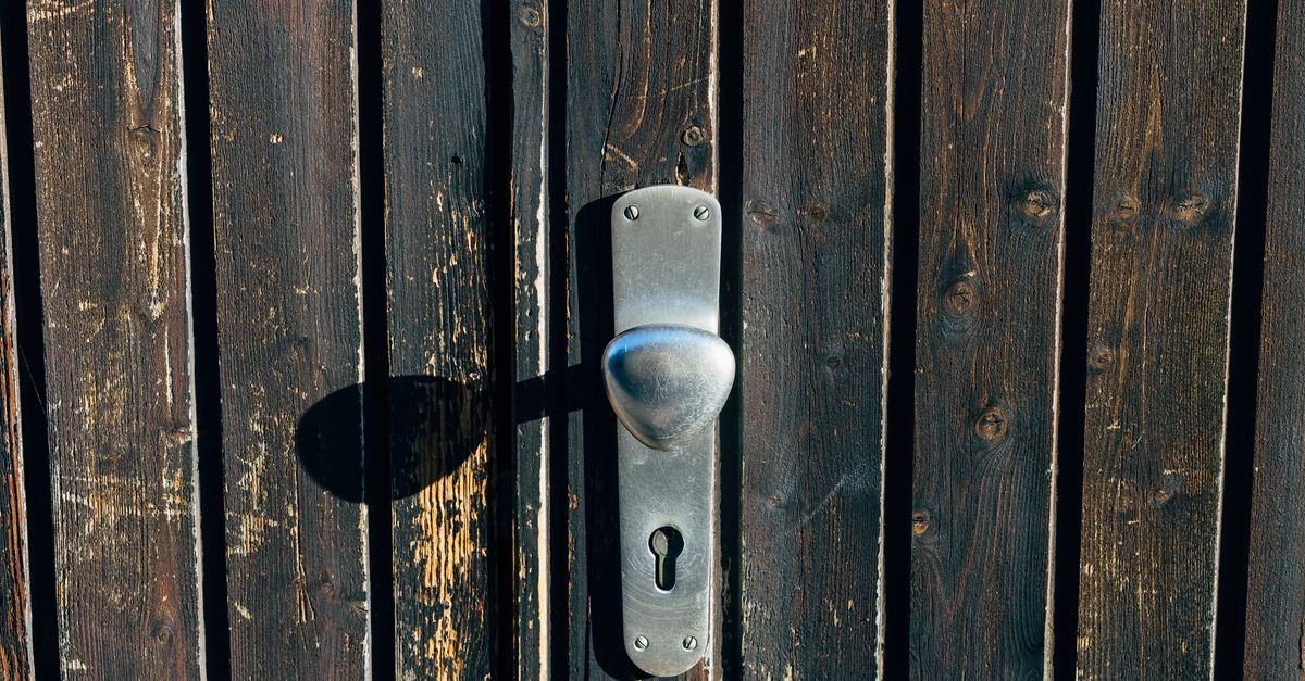Why Door Knob Lock Replacement Is More Than a DIY Swap — Oliver Locksmith